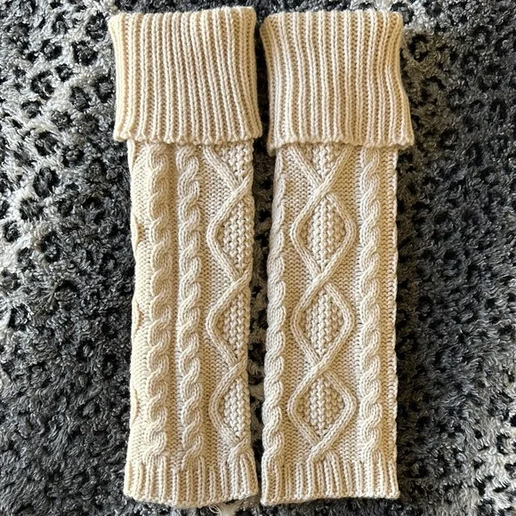 Cream Cable Knit Leg Warmers - Picture 3 of 3